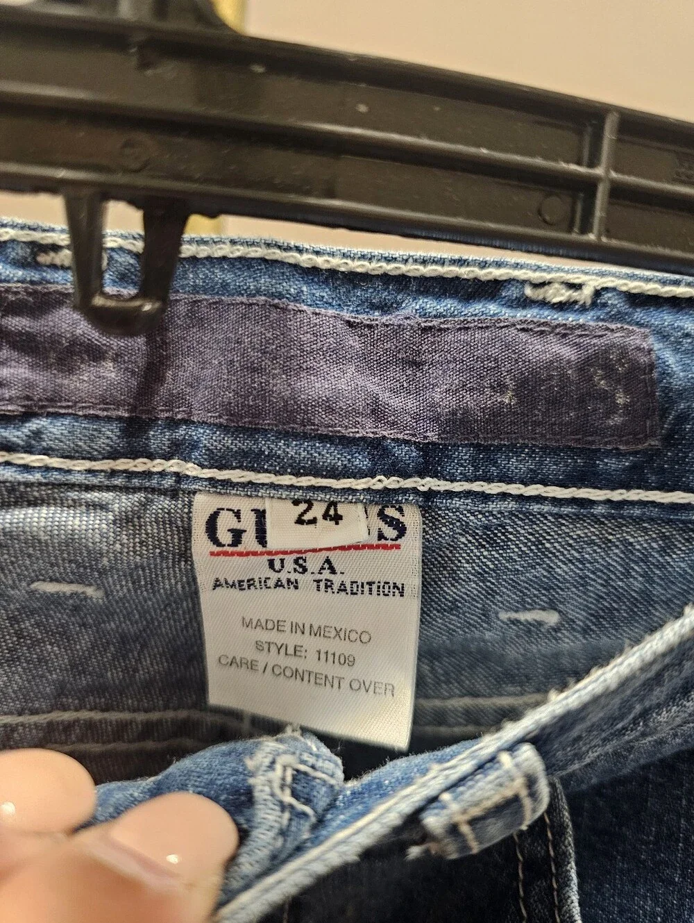 Vintage Guess Low Rise Women’s Ombre Blue Denim Jeans